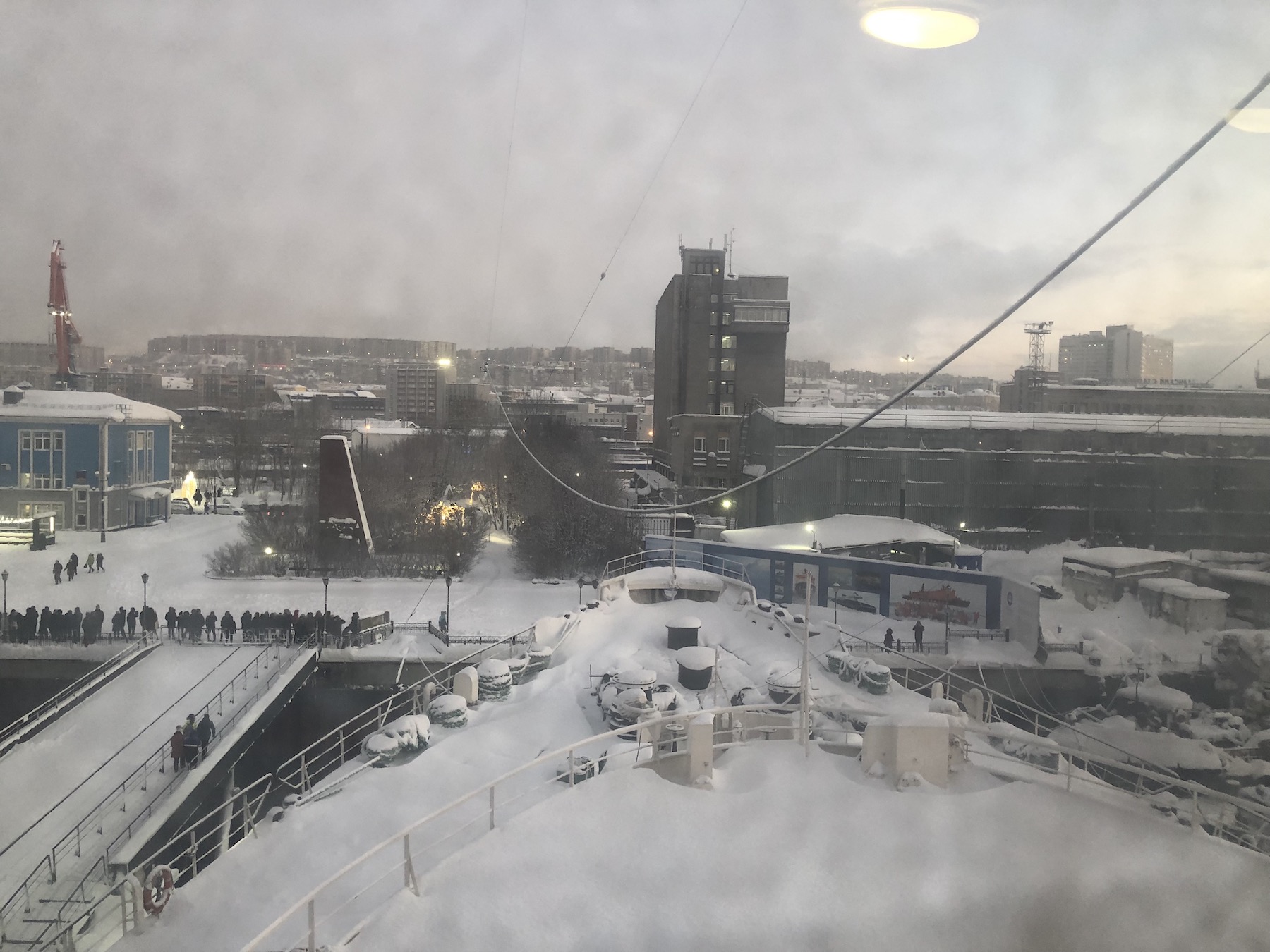 Вид из иллюминатора на атомном ледоколе Ленин