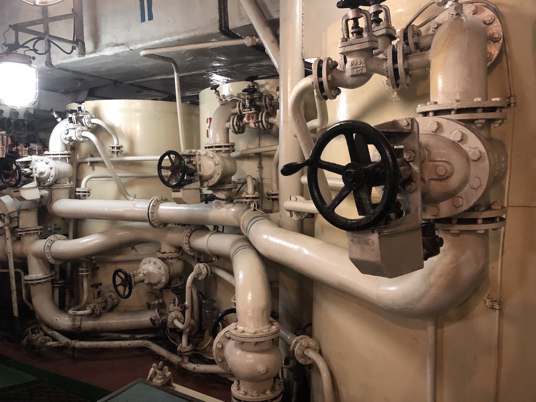 Машинное отделение на атомном ледоколе Ленин
