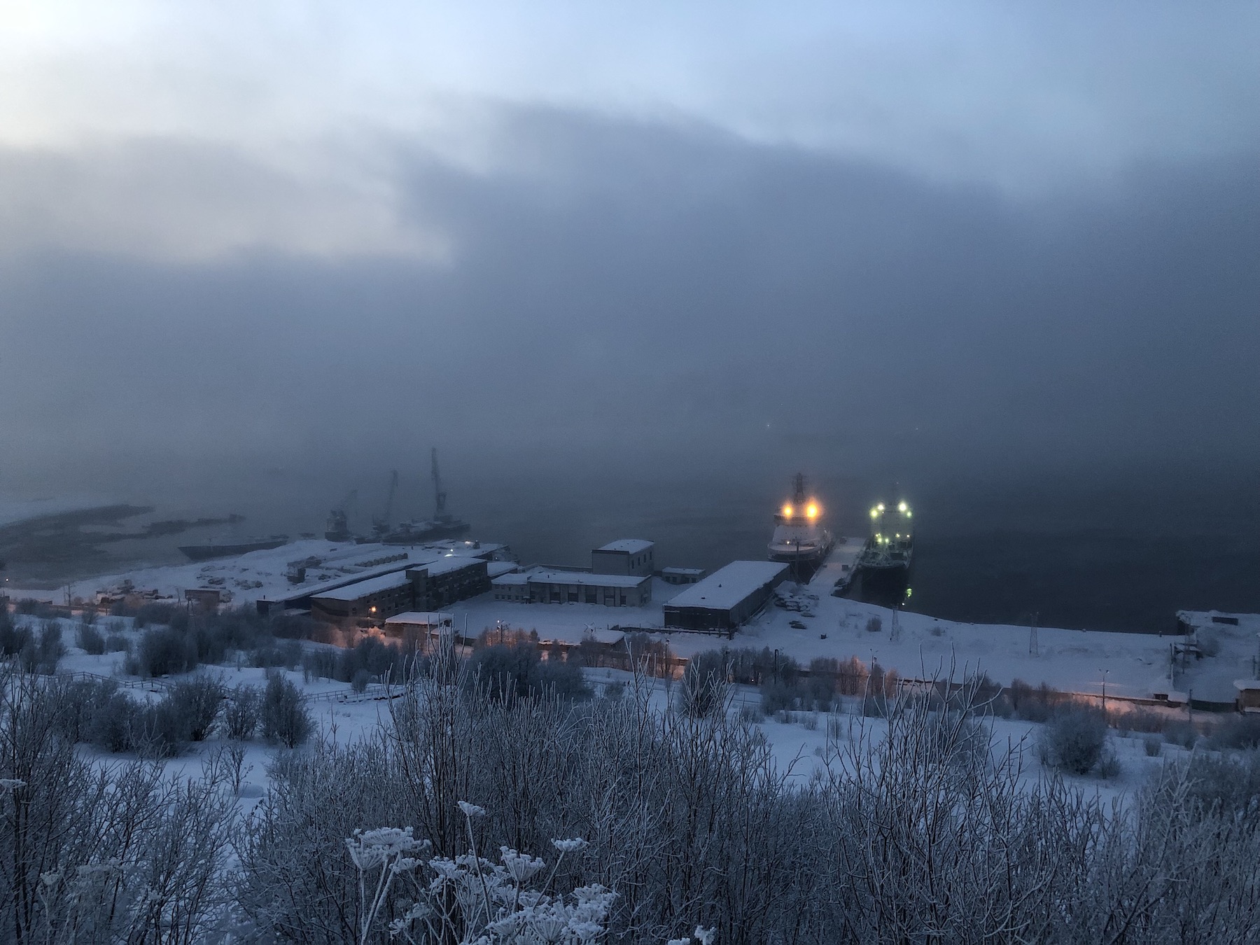 Вид на порт Мурманска