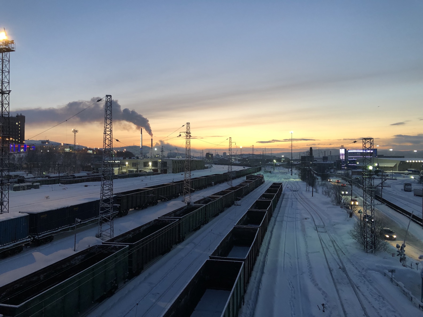 Железнодорожные пути в Мурманске